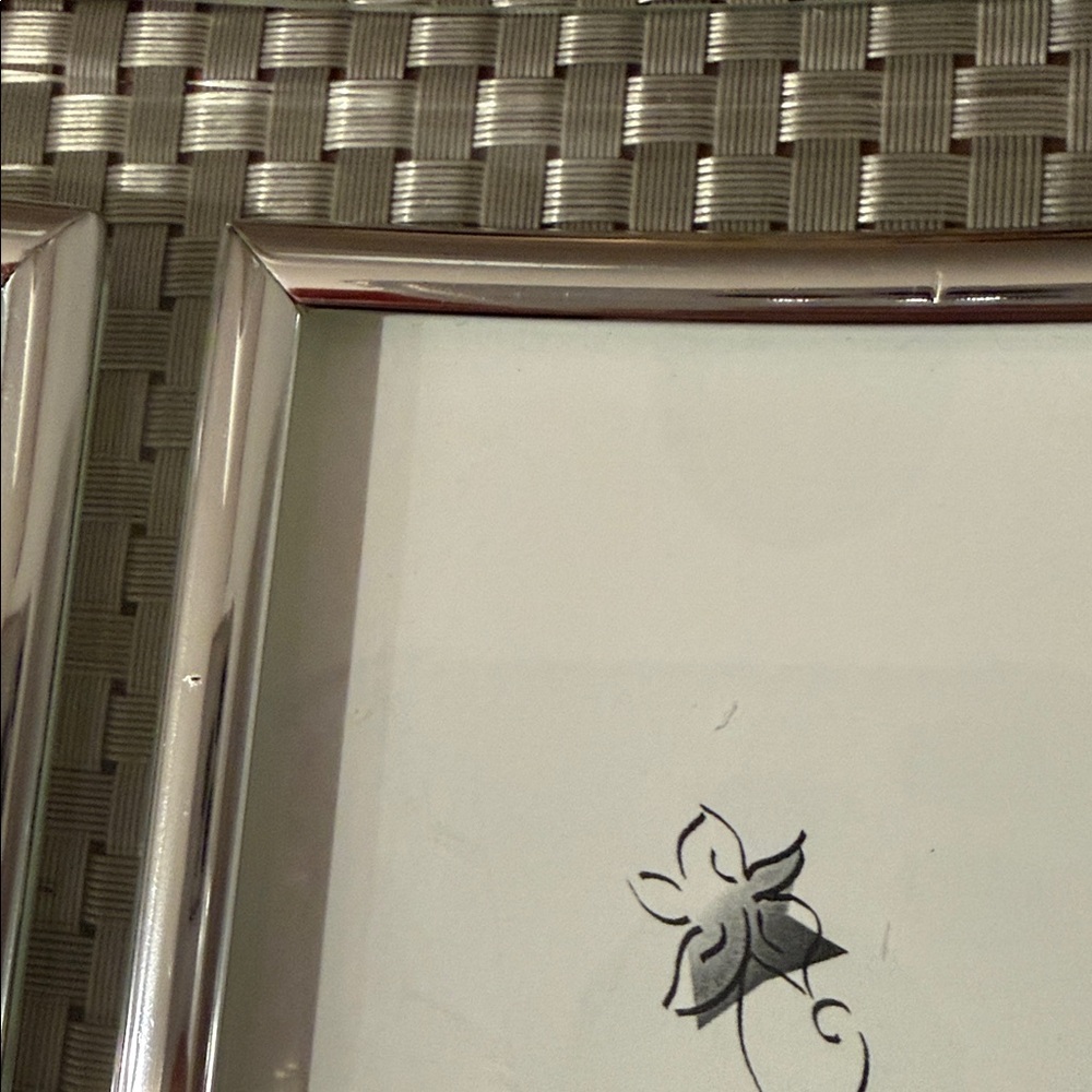 CLASSIC Photo Curved Picture Frame 3.7x5..Holds 3 Photos Silver Frame 13 x7in - Picture 10 of 12